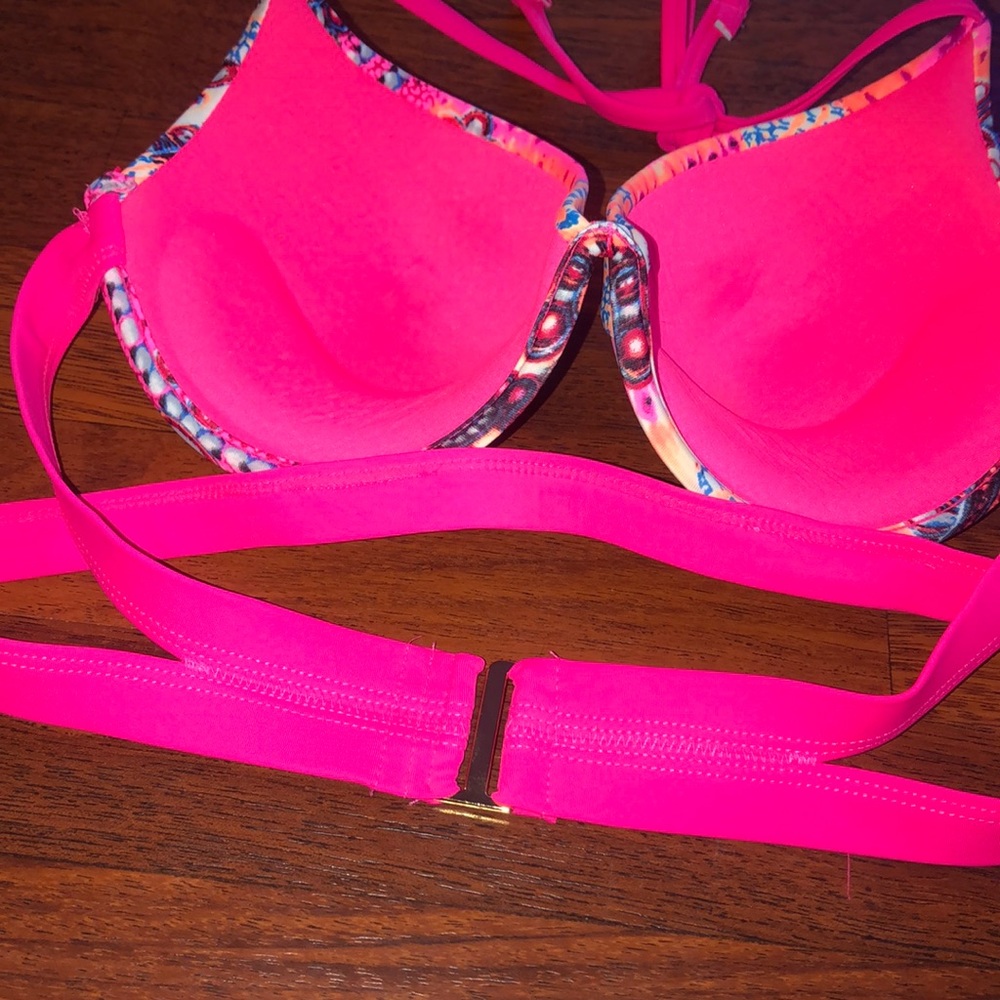 Bikini - Picture 5 of 5